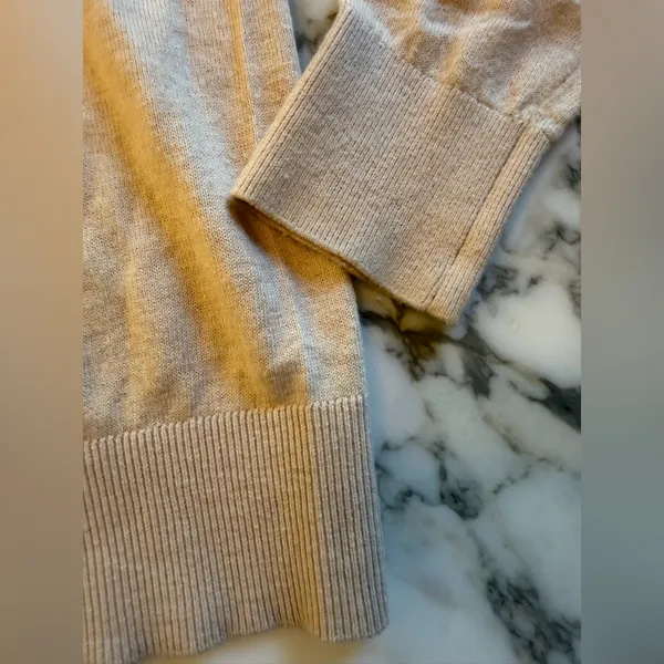 EUC QUINCE Lightweight Cotton Cashmere Crew Sweater - small hole customer return - Image 8