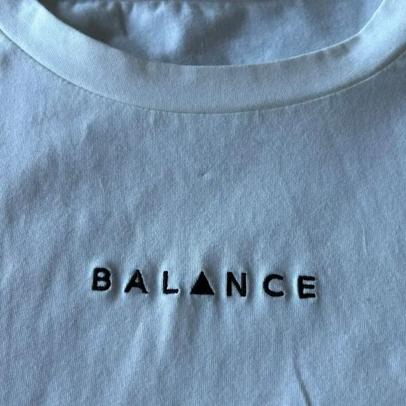 Vitality Balance Athletica Size M Oversized Crop Tee Shirt White Black Logo‎ Gym - Image 3