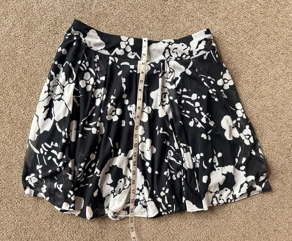 INC International Concepts Women’s Black/White Floral Pleated Skirt L - Image 2