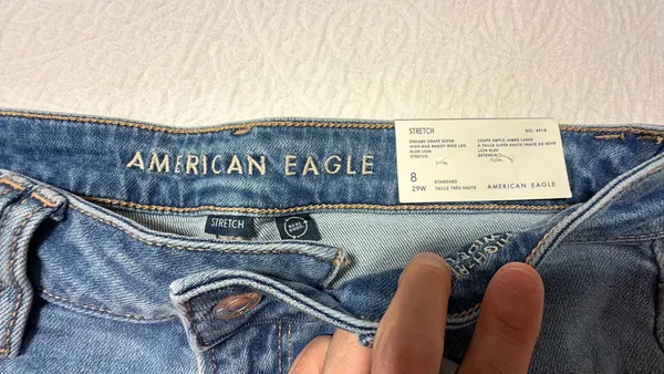American Eagle Outfitters Light Blue Wide-Leg Cargo Jeans - Image 4