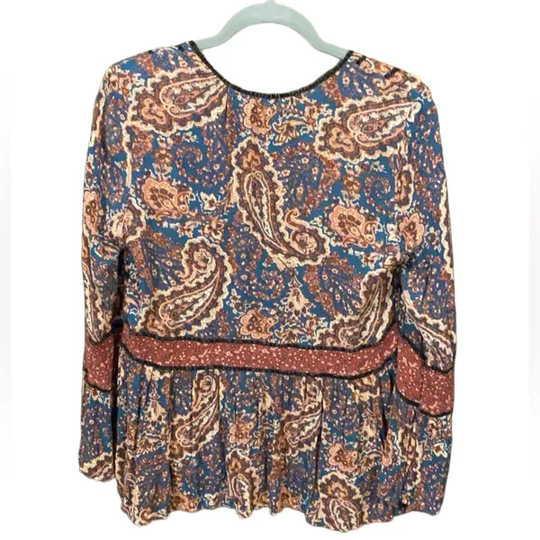 American Eagle Paisley Long Sleeve Women’s Medium - Image 2