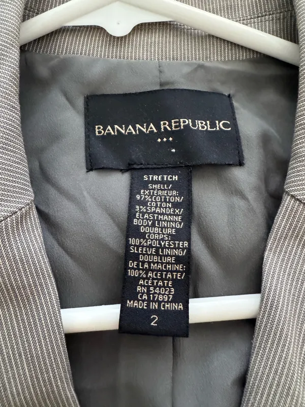 Banana Republic Grey Suit Jacket  - Image 6