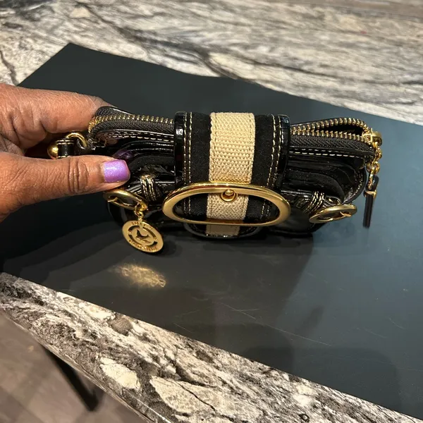 Juicy Couture Chic Black and Gold Women's Bag - Image 9