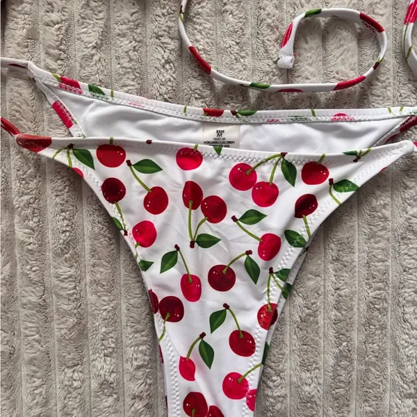 Cherry Print Bikini Set with Sarong White Size M - Image 3