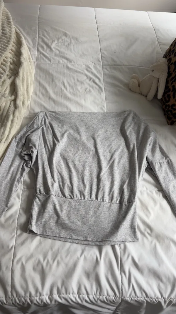 cotton on off the shoulder grey long sleeve - Image 3