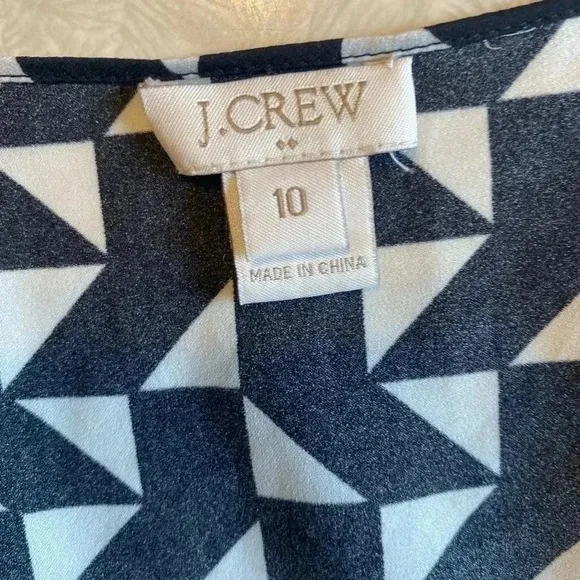J. Crew Factory White & Black Geometric Cap-Sleeve Tank‎ Blouse Size 10 - Image 3