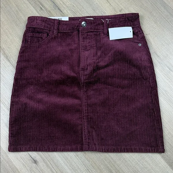 NWT‎ Kensie Burgundy Corduroy High Rise Mini Skirt Size 0/25 - Image 6