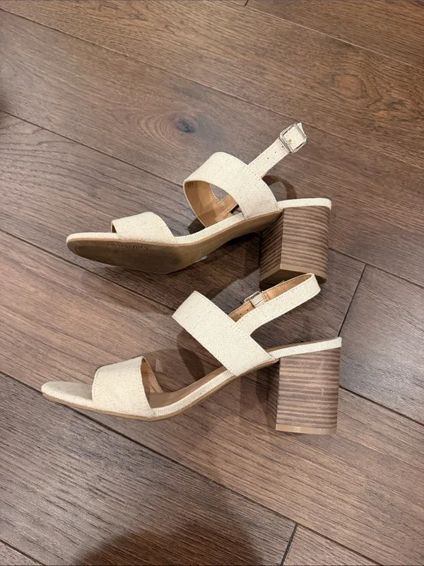 Old Navy Neutral Beige Block Heel Sandals Size 9 - C73-005 - Image 3