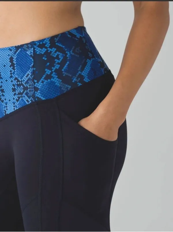 Lululemon All The Right Places Pant Size 6 Blue Snake Print Full Length Leggings - Image 4