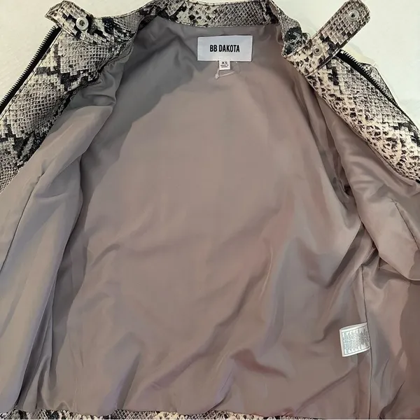 BB Dakota Moto Jacket Women XS Grey Snakeskin Faux Leather Biker Streetwear Edgy - Image 5