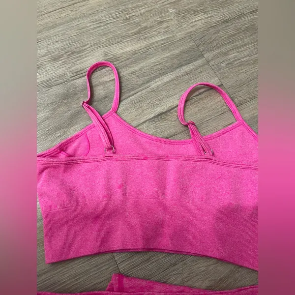 Nwot Hot Pink Sport Yoga Set Top And Leggings M - Image 6