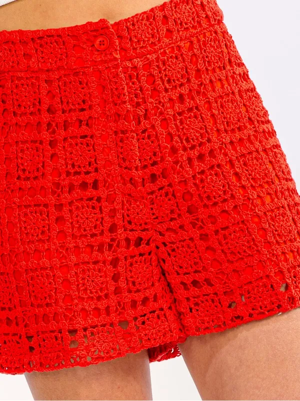 Nordstrom NWT Women’s Red Cotton Crochet Button Mini Shorts M - Image 2
