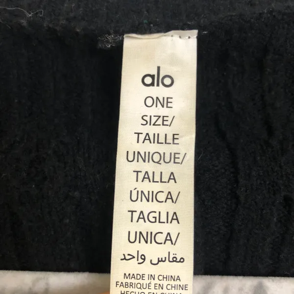 Alo Cable Knit Shawl Black One Size - Image 6