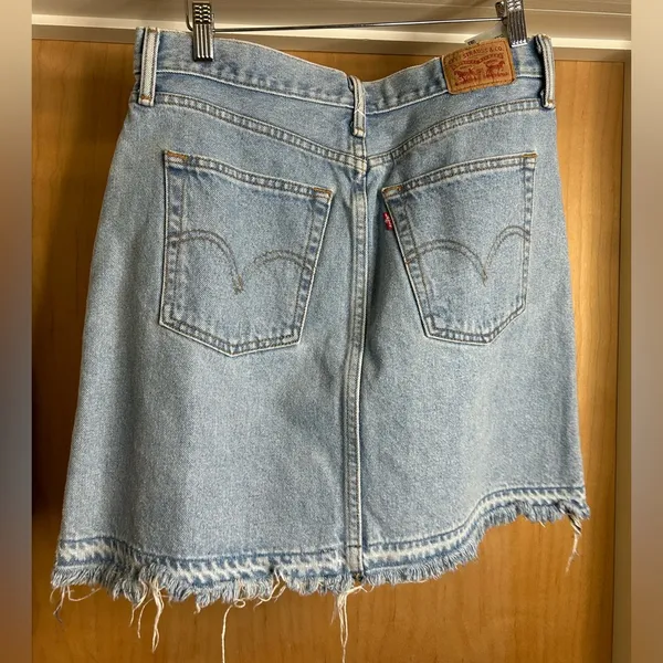 Levi’s Light Wash Denim Skirt with Raw Hem - size 28 - Image 2