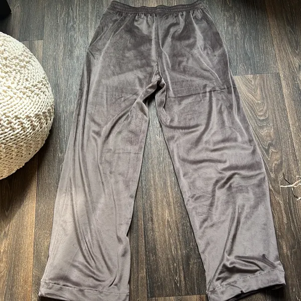 SKIMS VELOUR PANTS - Image 4