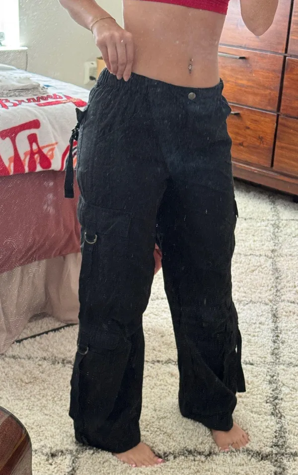 Aeropostale Black Low-Rise Cargo Pants - Image 3