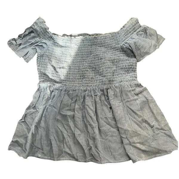 American eagle outfiters stripped Flowy top - Image 4