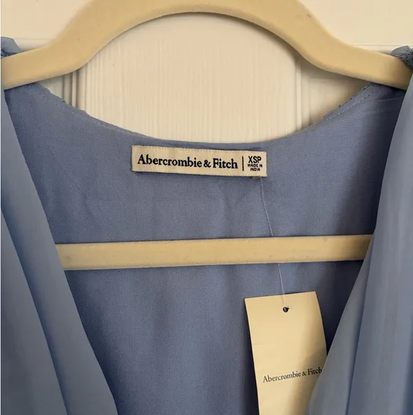Abercrombie NWT Long Sleeve Mini Dress - Image 3