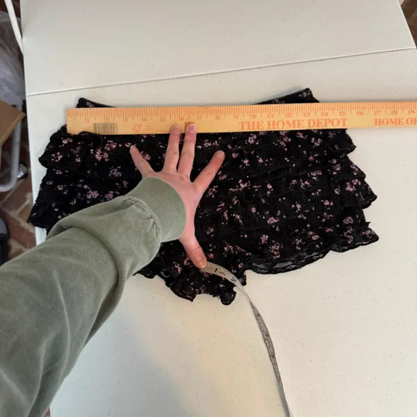 Urban Outfitters Lace Ruffle Sexy Shorts Womens Small Black Pink Floral Tiered‎ - Image 5