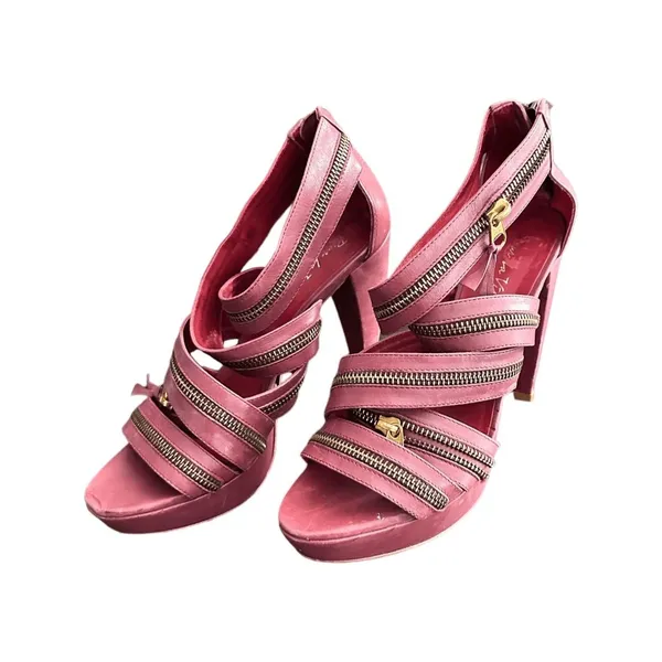 Pour‎ la Victoire VERO CUOIO Maroon Platform Strappy Gold Zipper Heels Size 8 - Image 2
