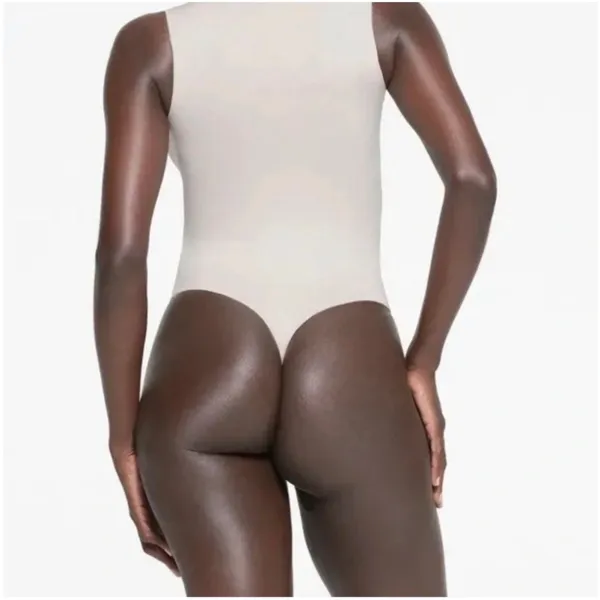 SKIMS Essential Crew Neck T-Shirt Thong Bodysuit stone size Small/medium - Image 2