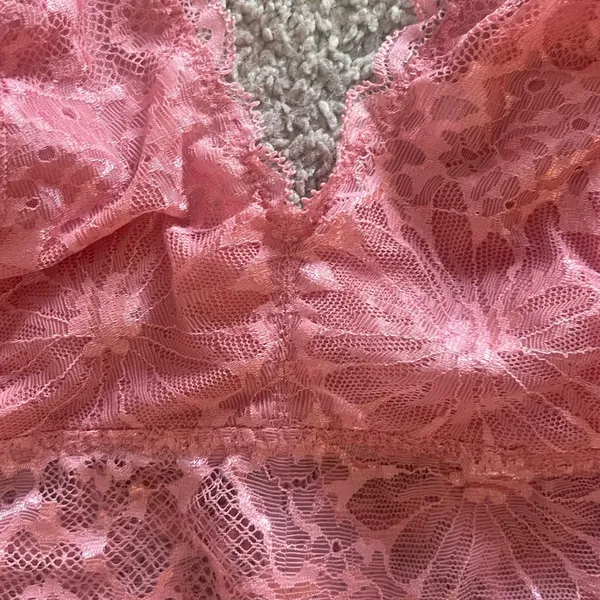 Women’s Victoria’s Secret Lace Bralette Size Small Coquette, Feminine, Delicate - Image 5