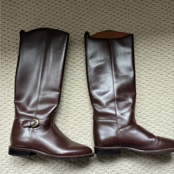 Brown knee high brown leather boots with buckle detail. Worn 1x. Mint condition! - Image 2