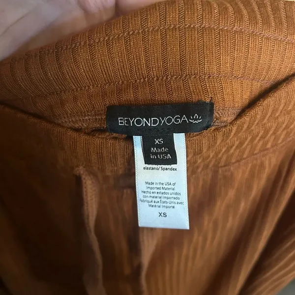 BEYOND YOGA Free Flow Wide-Leg Cropped Ribbed Pants Burnt Orange Size XS NWOT - Image 3