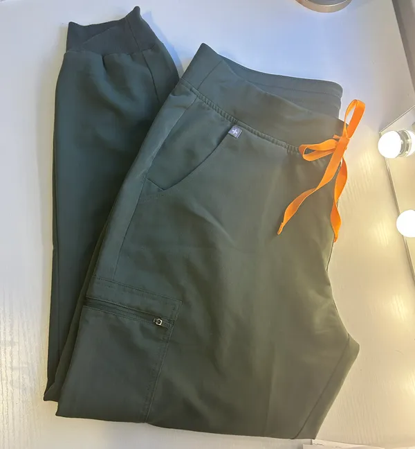 Green  Scrub Set - Image 3