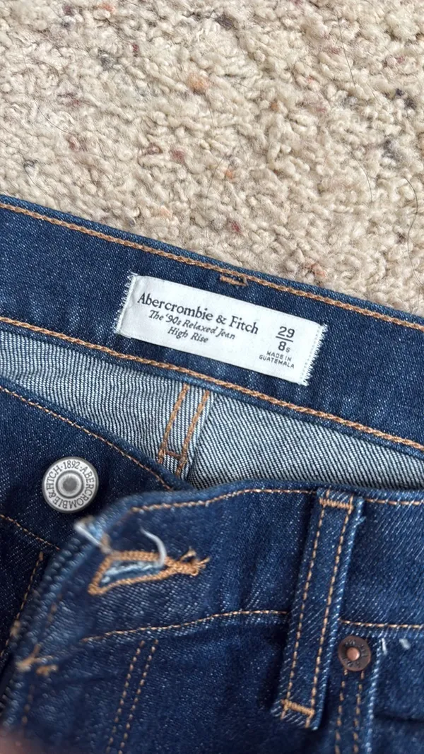 Abercrombie High-Rise Jeans 90s Relaxed - Image 2