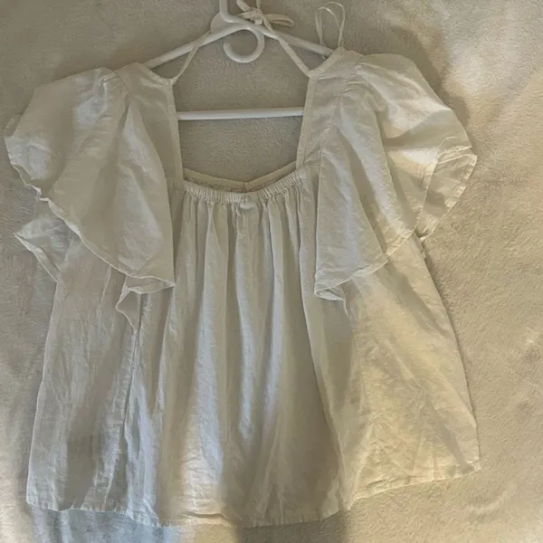 Old Navy Square Neck Flutter Sleeve size M - Image 3