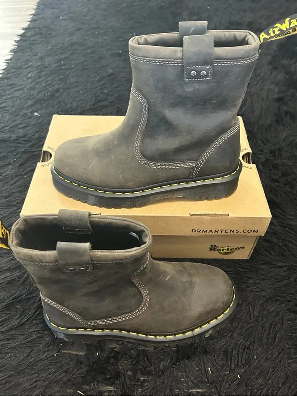 DR MARTENS Anistone LO charcoal leather boots booties shoes women’s 9 new - Image 7