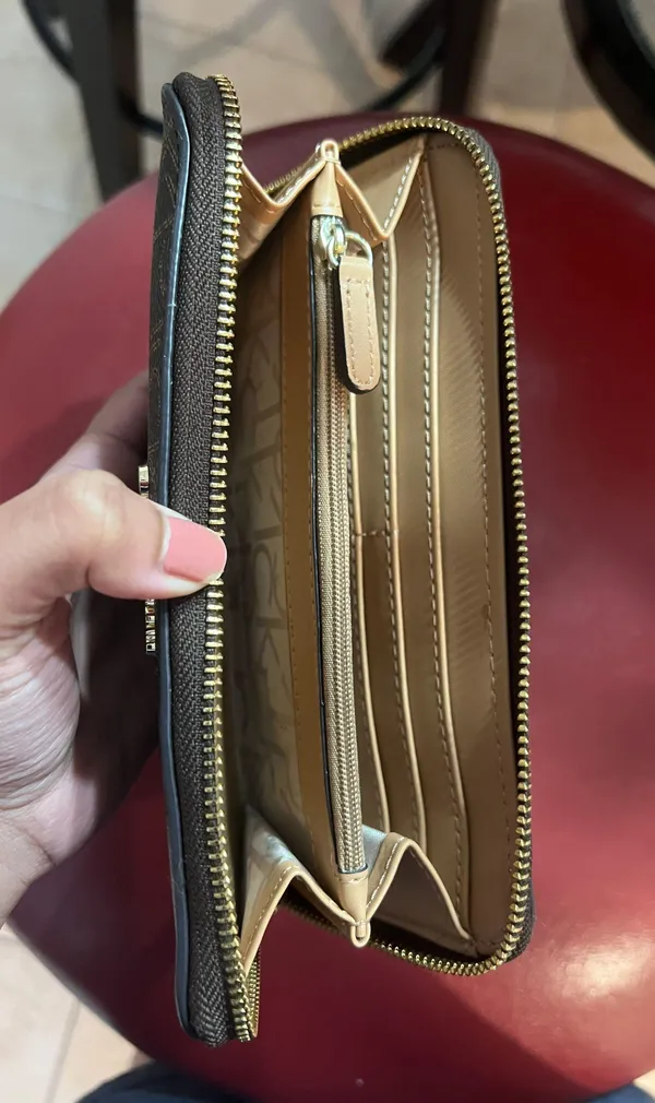 Wallet - Image 3