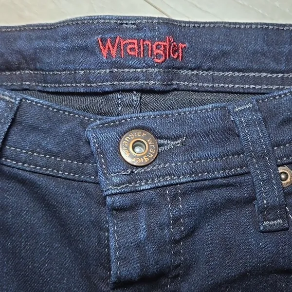 Wrangler Jeans Size 10P Tummy Control Panel Slimming Straight Leg Stretch Denim - Image 4