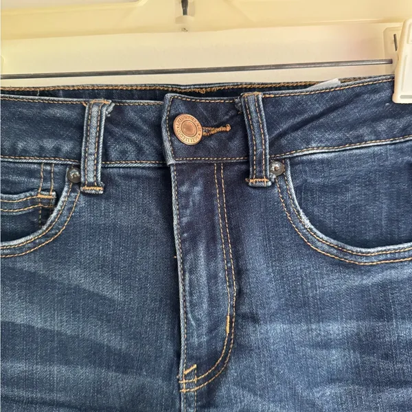 🛎️ Clearance American Eagles Outfitters Super Stretch Denim Short Size-4 - Image 2