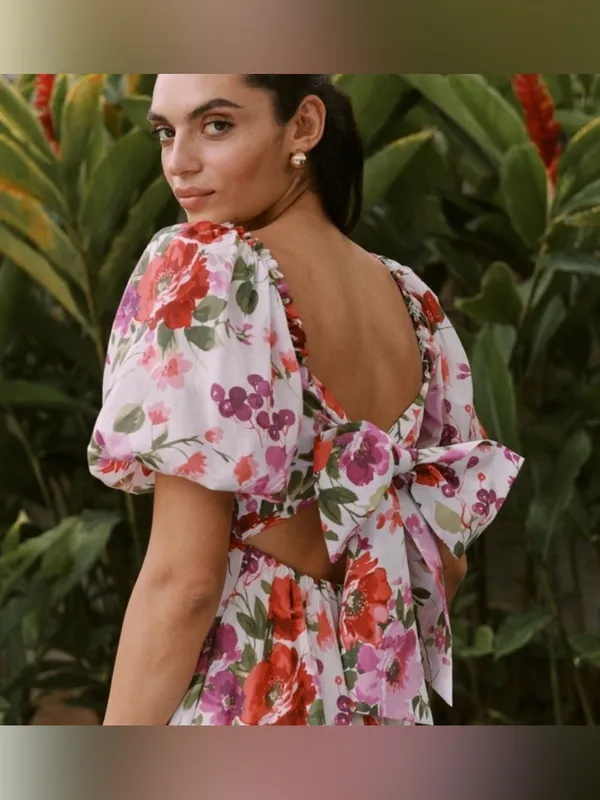 Abercrombie & Fitch Drama Puff Sleeve Maxi Dress in a vibrant red & pink floral - Image 4