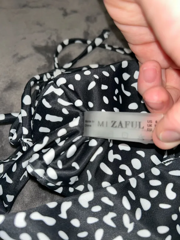 Zaful Black and White Speckled Padded Swimsuit Top Medium - Image 5