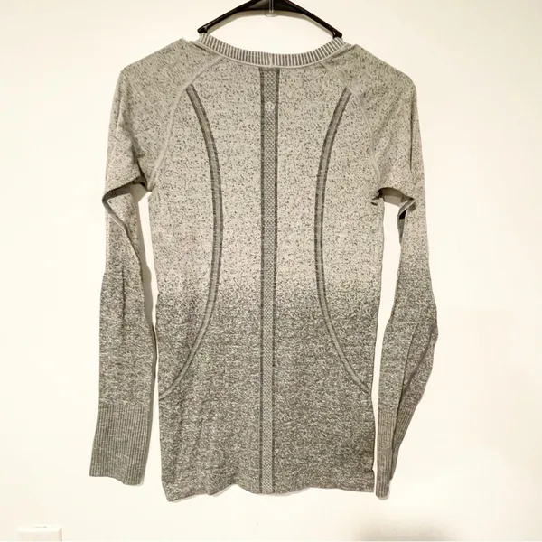 Lululemon Grey Swiftly Tech Long Sleeve Shirt Athletic Workout Size 6 - Image 5