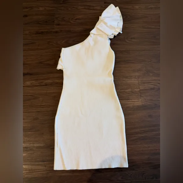 DO + BE White Ruffle-Neck Bodycon Dress - Image 2