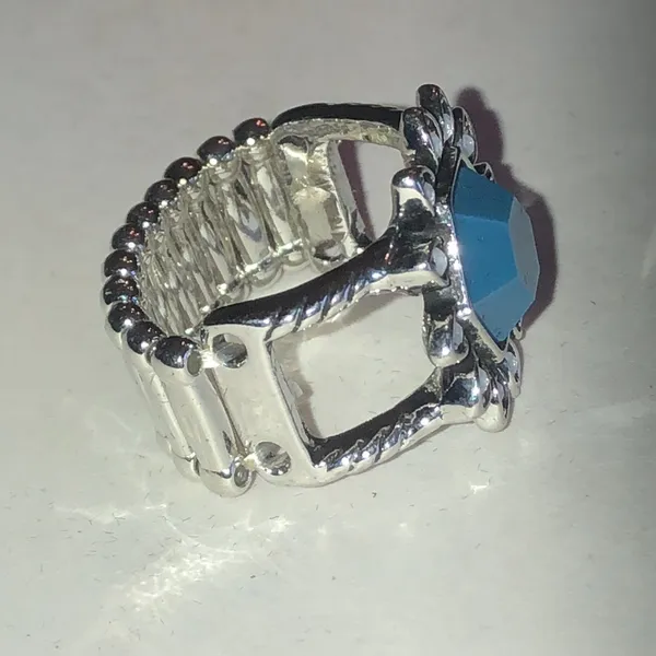 Silver Tone Blue Rhinestone Floral Sunburst Ring - Image 5