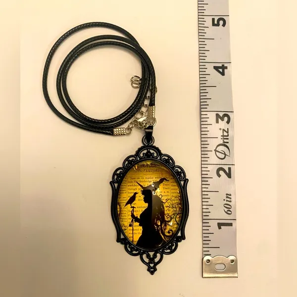 Witch & Crow Cameo Black Pendant Necklace Retro‎ Style Gothic Glass Pendant - Image 8