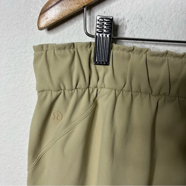 Lululemon‎ Stretch High Rise Crop 23" Trench Tan Pants Womens Size 14 - Image 8