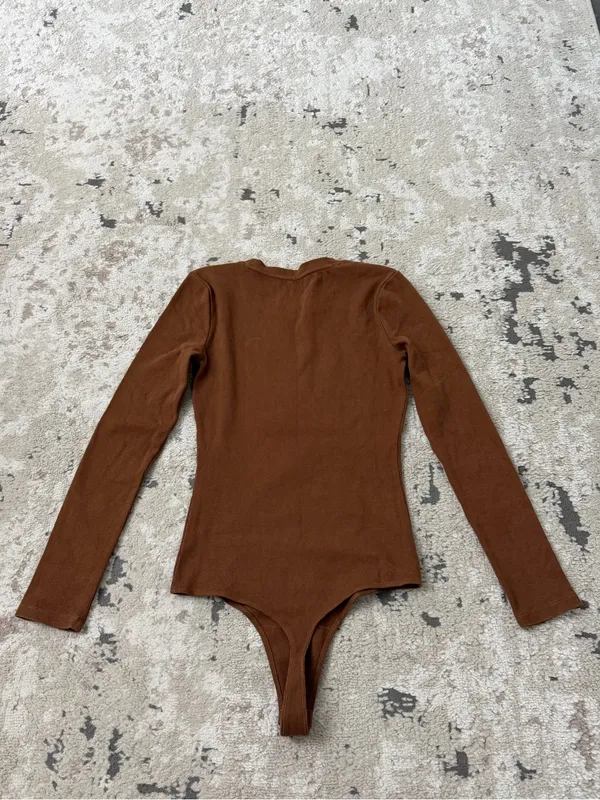 Nuuds Long Sleeve Crewneck Bodysuit Size Small in Chocolate - Image 3