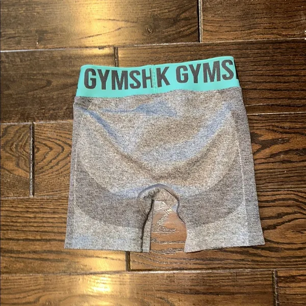 Gymshark Heather Gray athletic Shorts with Aqua Waistband size xsmall - Image 5
