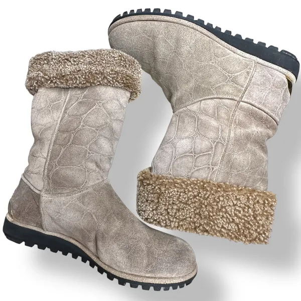 Stuart Weitzman Suede Shearling Lined Winter Boots‎ Taupe Croc Embossed Size 7.5 - Image 2