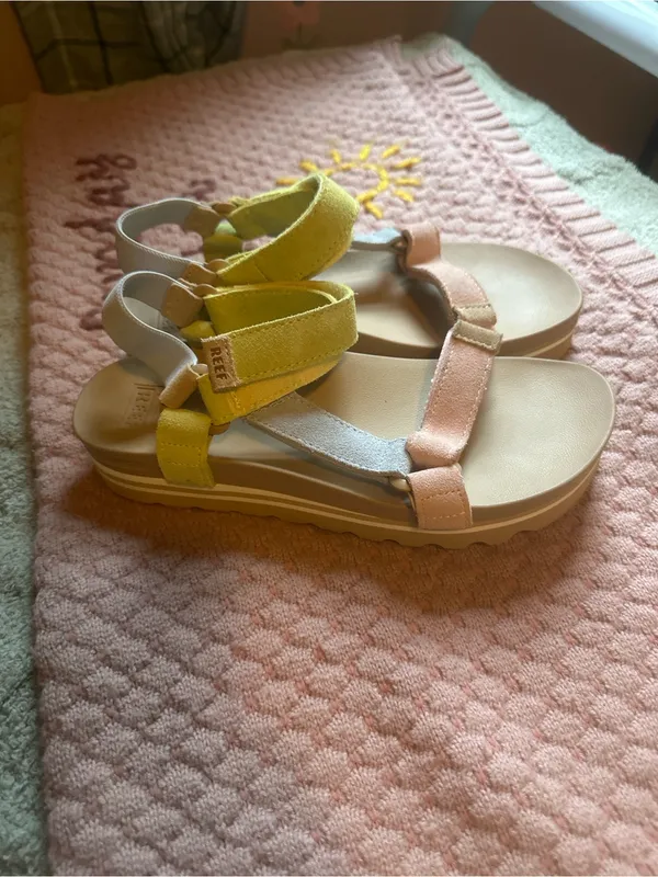 REEF platform sandals - worn maybe once - Image 4