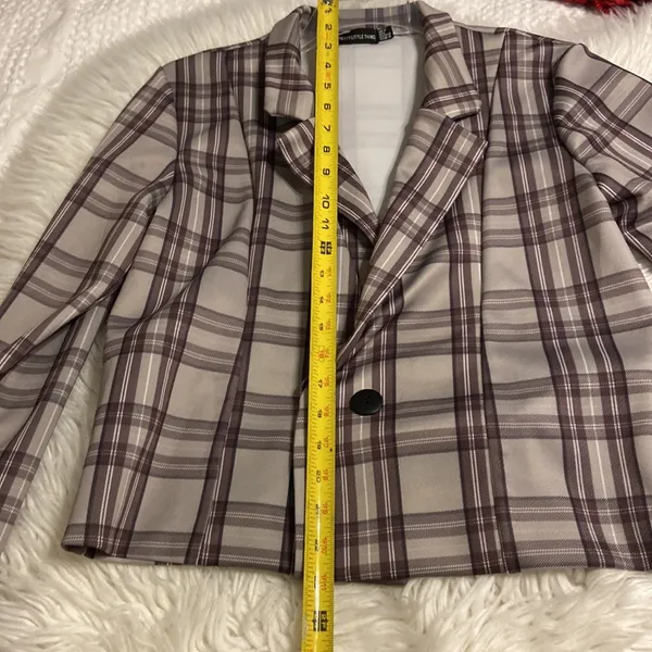 Pretty Little Things US size 8 two pieces skirt and jacket see measurements - Image 12