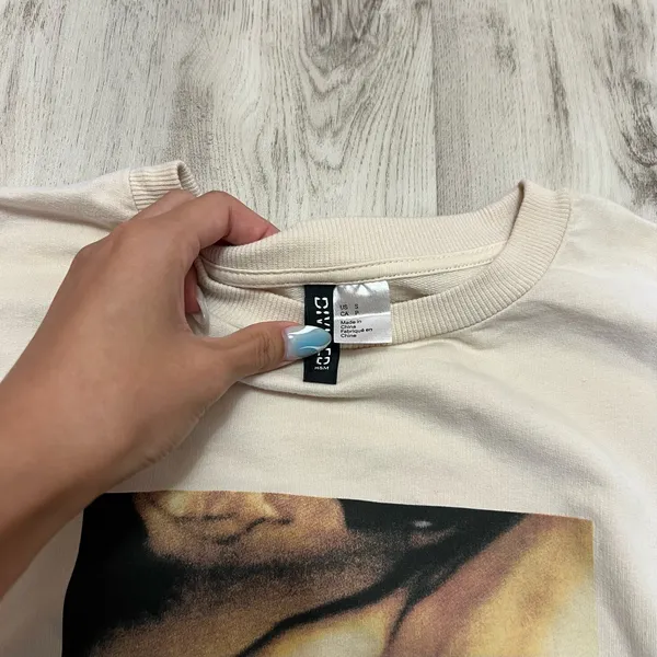 Divided Ariana Grande Tan 7 Rings Long Sleeve - Image 2