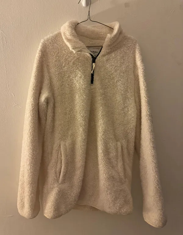 fuzzy white half zip pullover Size M - Image 2