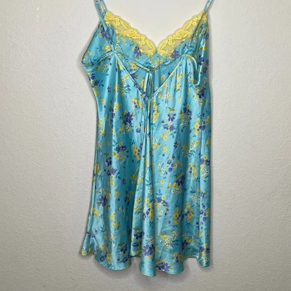 Victoria's Secret‎ Floral Negligee - Image 3